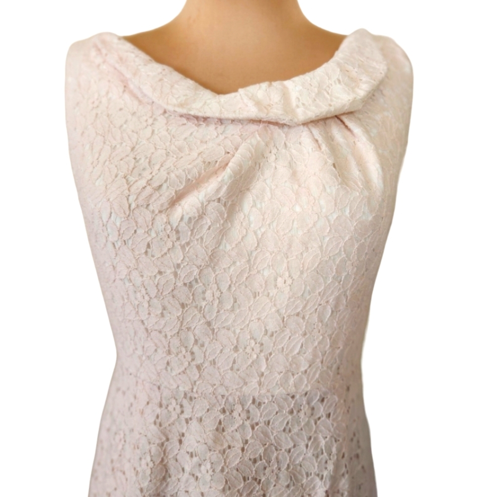 ELIE TAHARI Pale Pink Lace Eyelet Sheath Dress - Size 12 - Picture 3 of 12